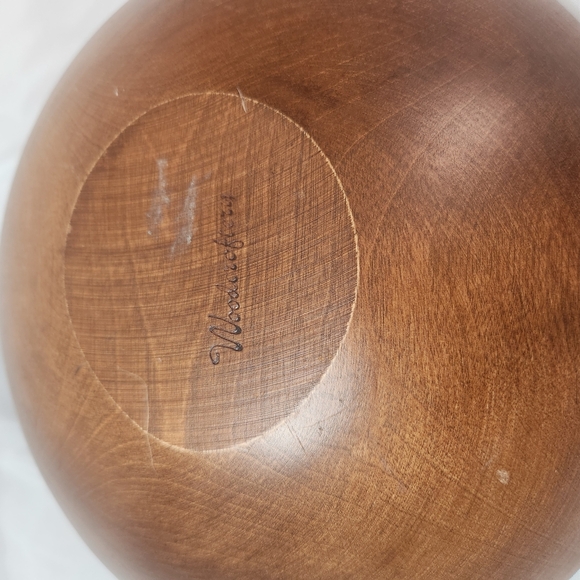 Elegant Brown Wooden Bowl - Picture 2 of 5